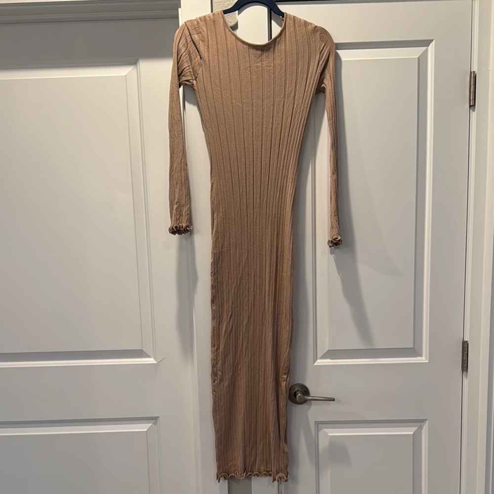 Elegant Tan Ribbed Maxi Dress